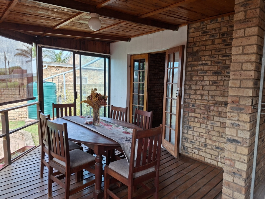 To Let 2 Bedroom Property for Rent in Strelitzia Park Eastern Cape